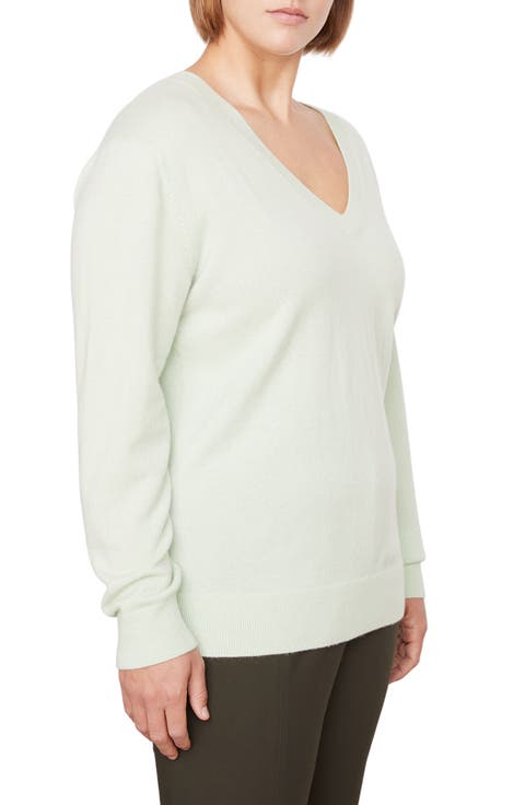 Weekend V-Neck Cashmere Sweater (Plus)