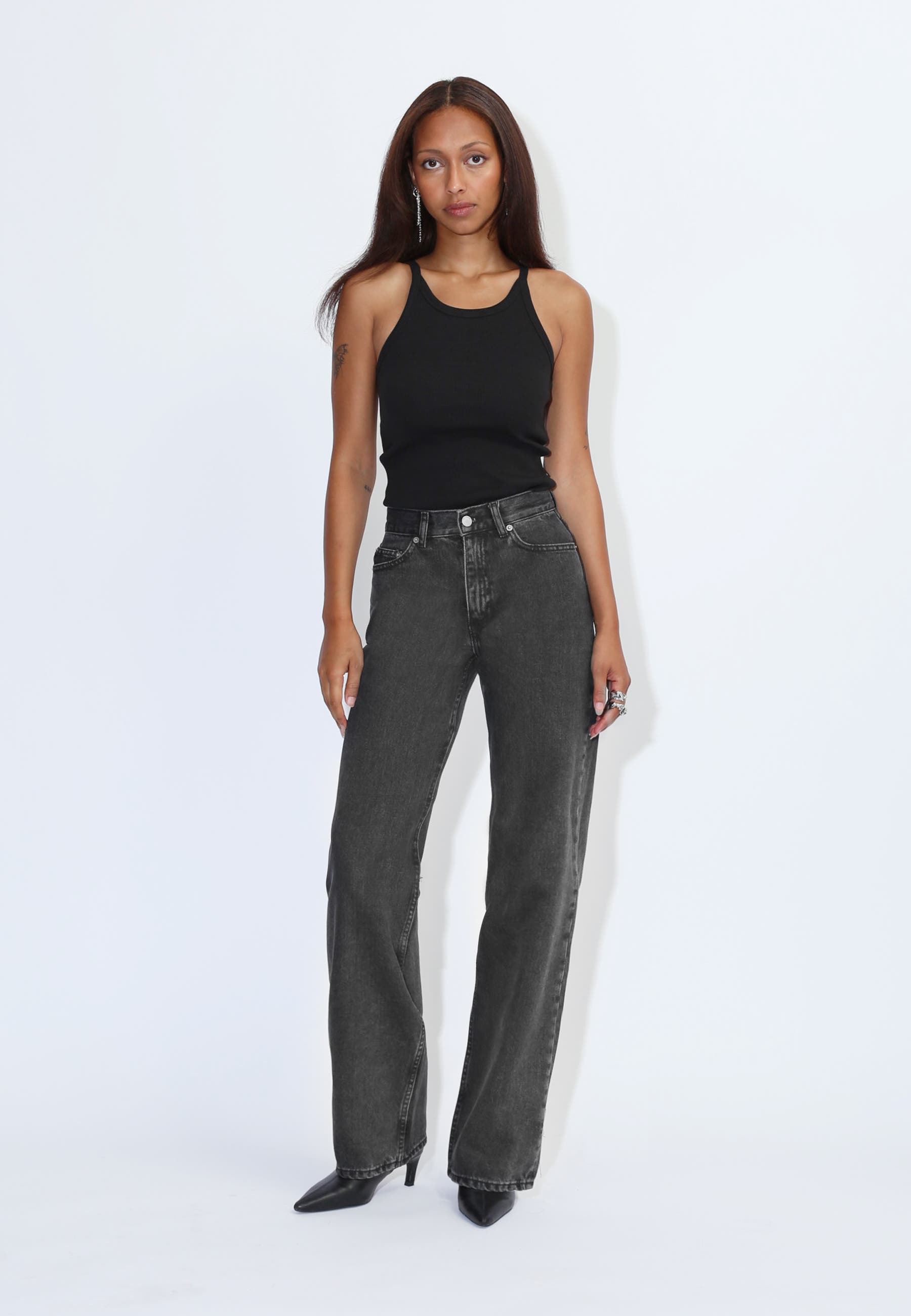 selected Retro black