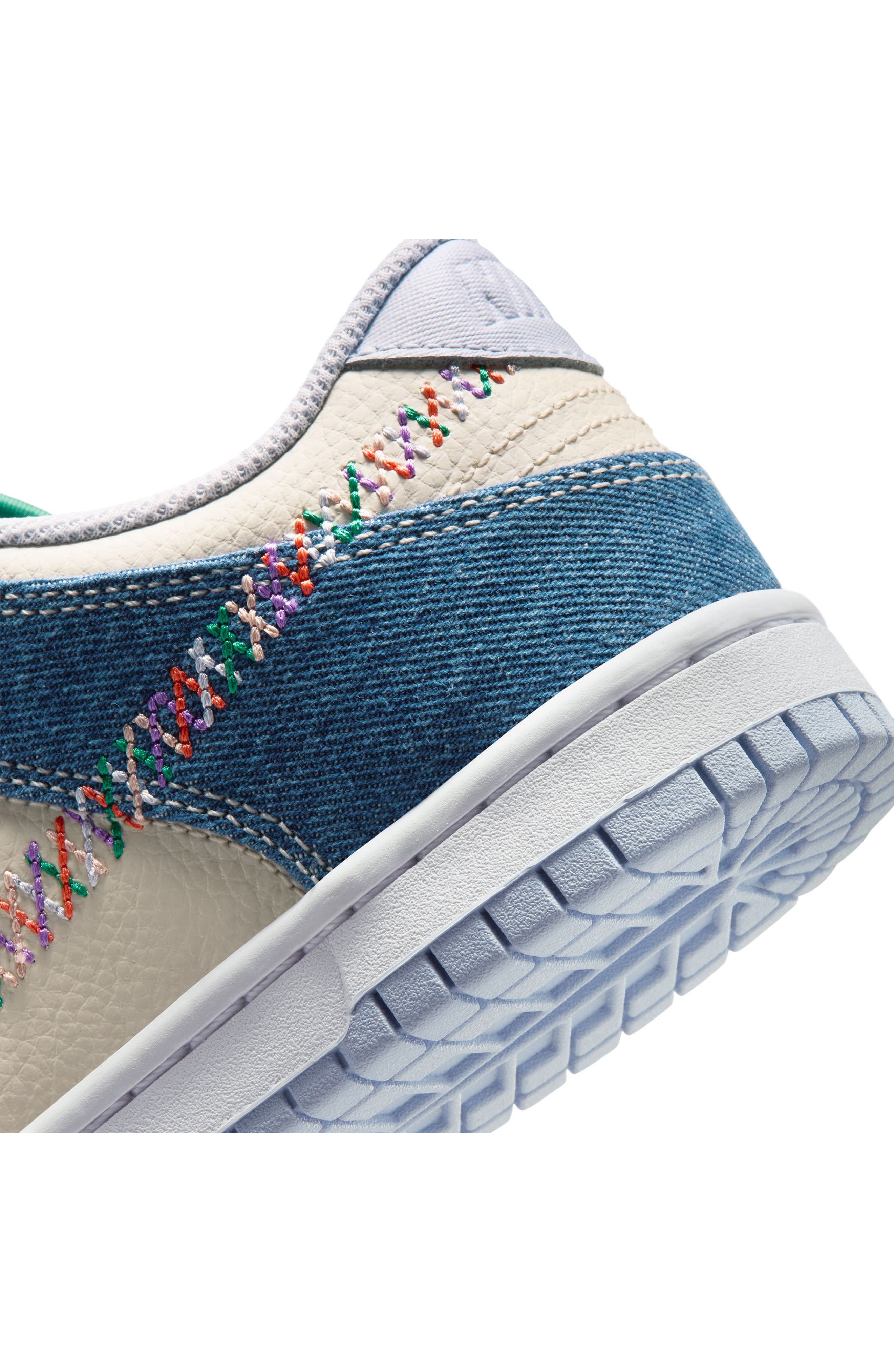 Nike Kids' Dunk Low Basketball Sneaker — фото 7