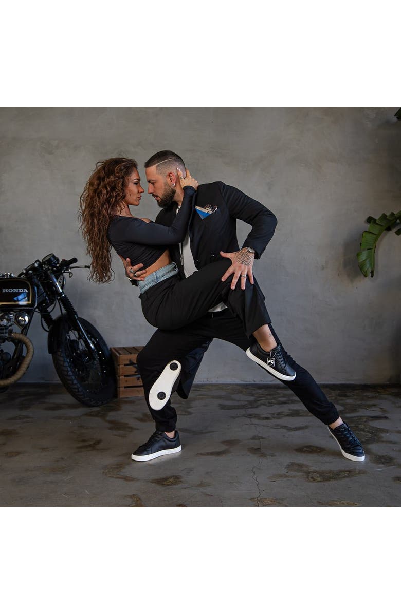 Fuego Women's Low-top Sneaker, Alternate, color, Black