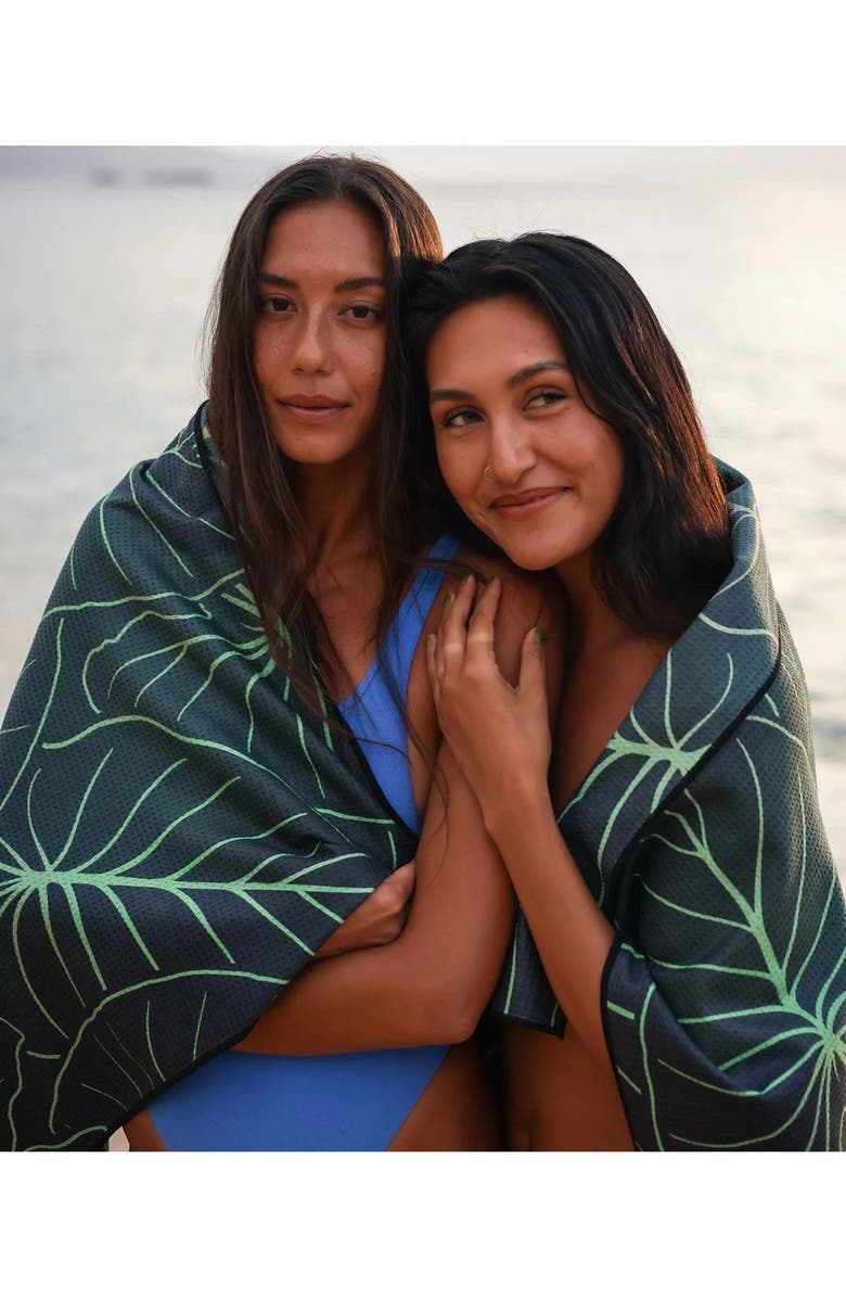 Tag Aloha Quick Dry Beach Towel, Alternate, color, Green Kalo