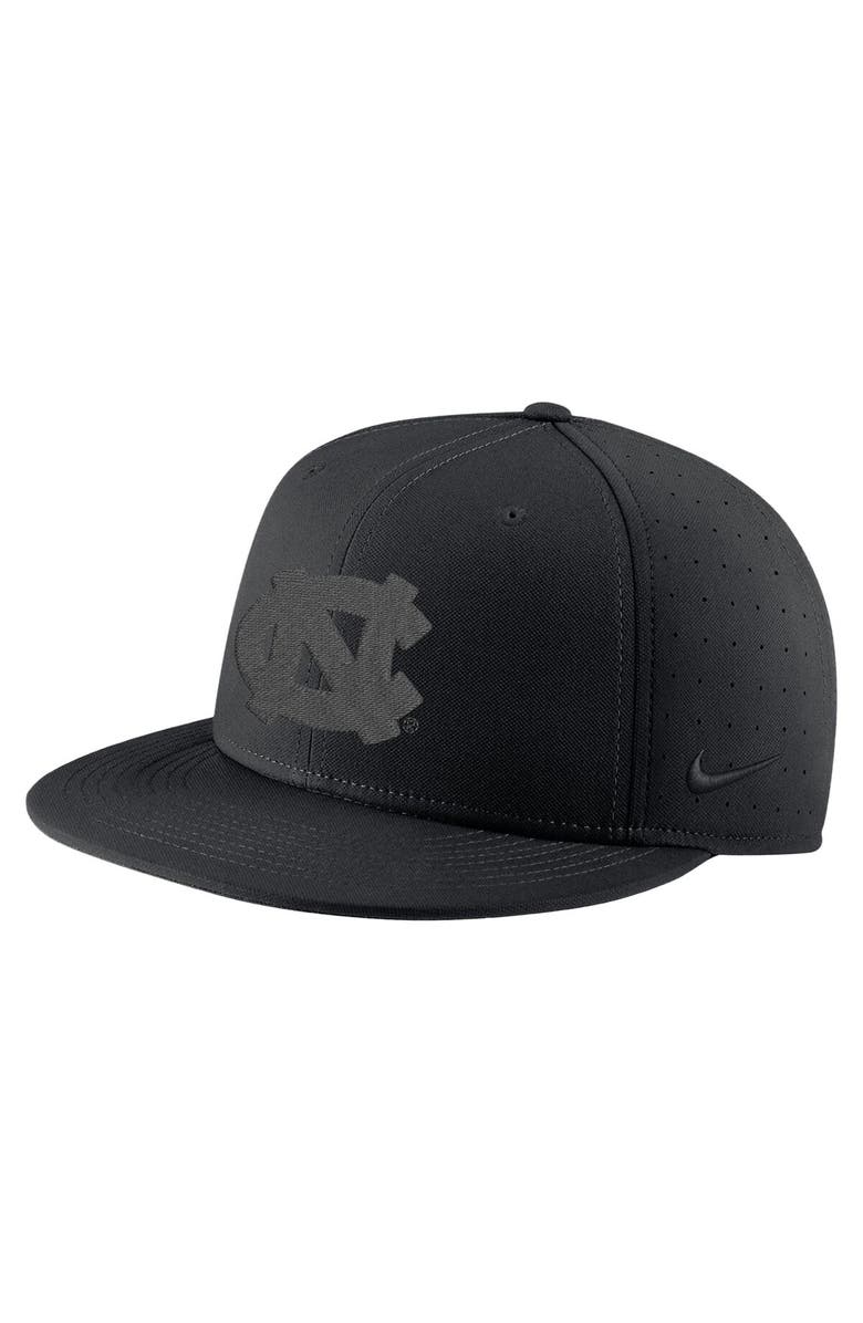 Nike Men's Nike North Carolina Tar Heels Triple Black Performance Fitted Hat, Alternate, color, 