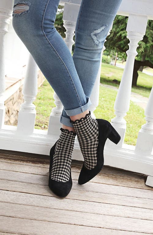 Memoi Gingham Ankle Socks In Black