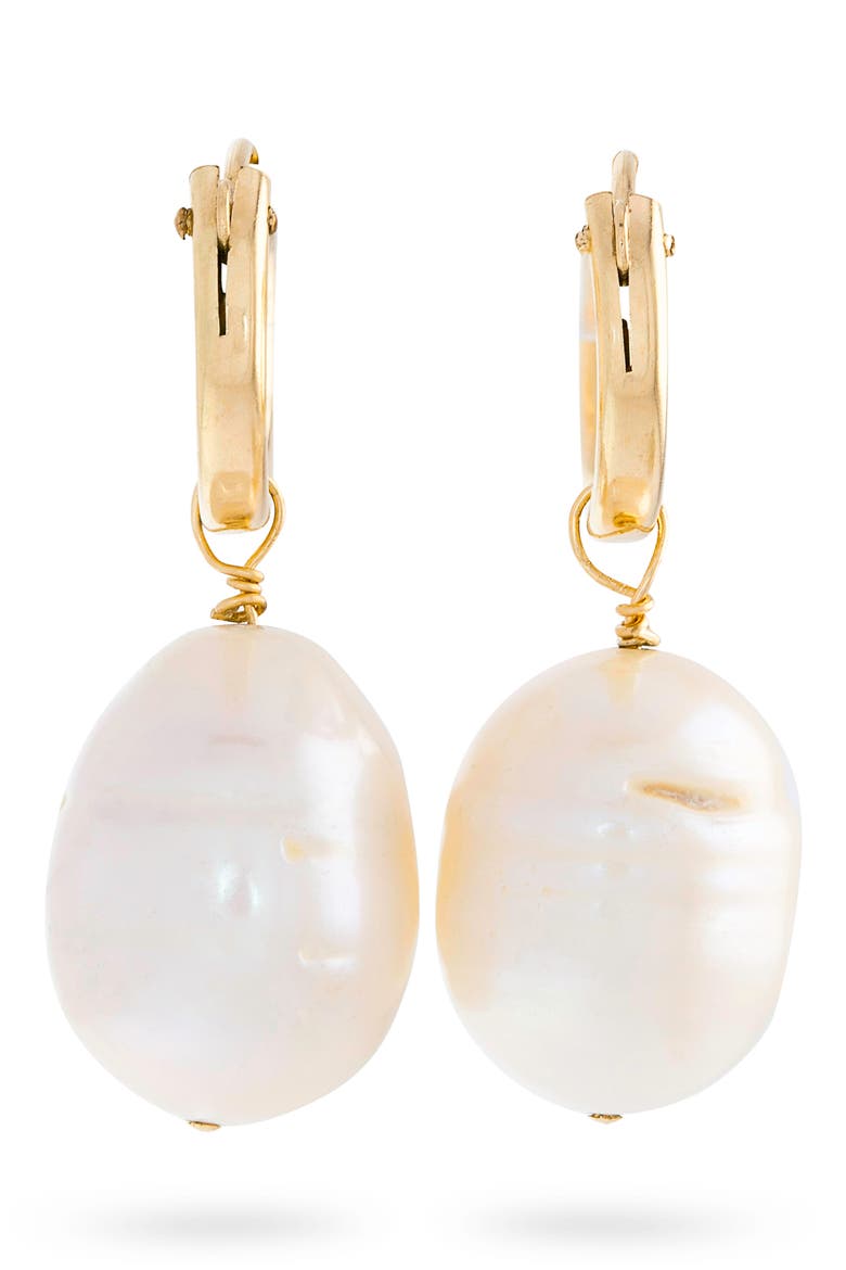 Freshwater Pearl Huggie Hoop Earrings, Main, color, YELLOW GOLD/ PEARL