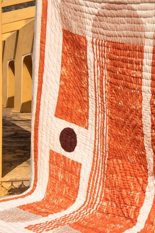 Cqc La Bauhaus Quilt Bedding Set With 2 Shams In Multi
