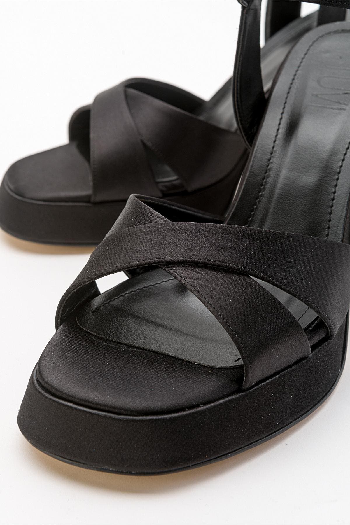 Forever & Always Shoes Yvonne Platform Sandals, Alternate, color, Black