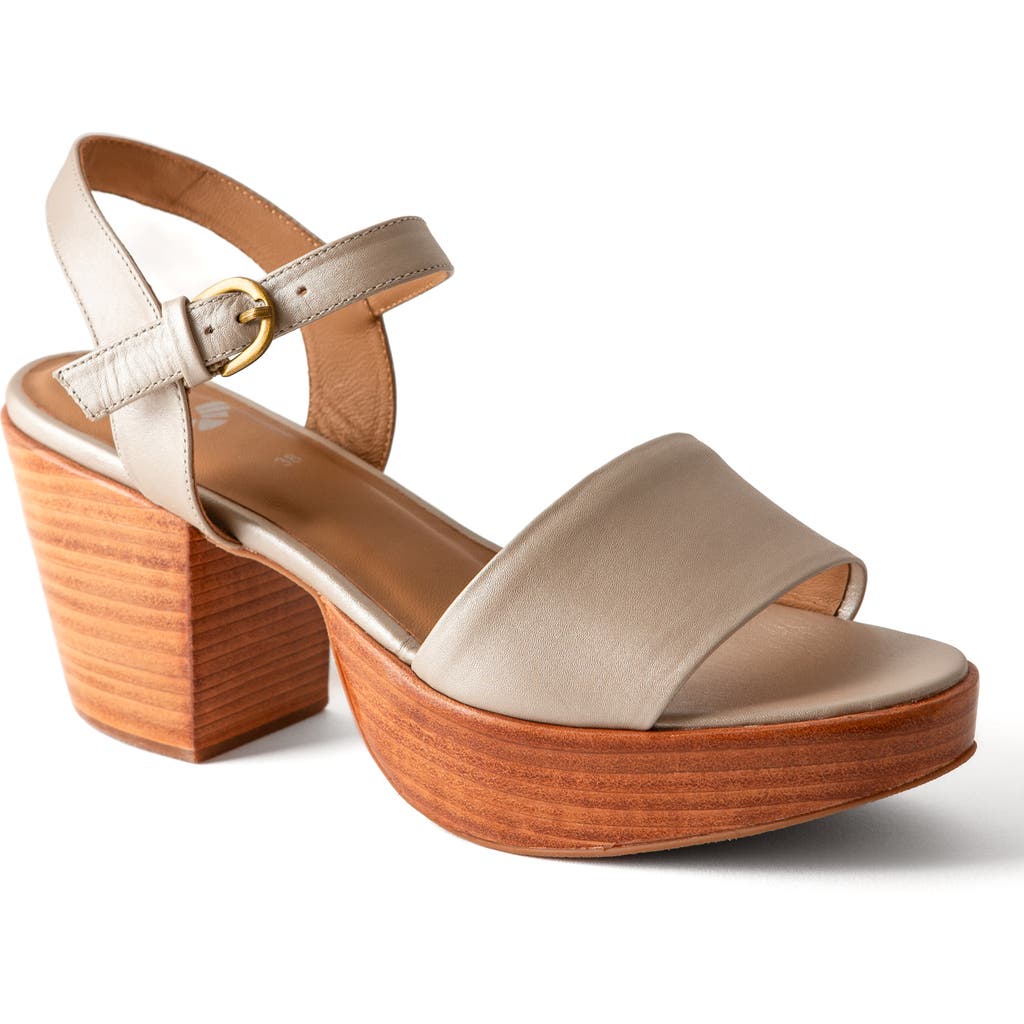 Fortress Hannah Platform Clog Sandal
