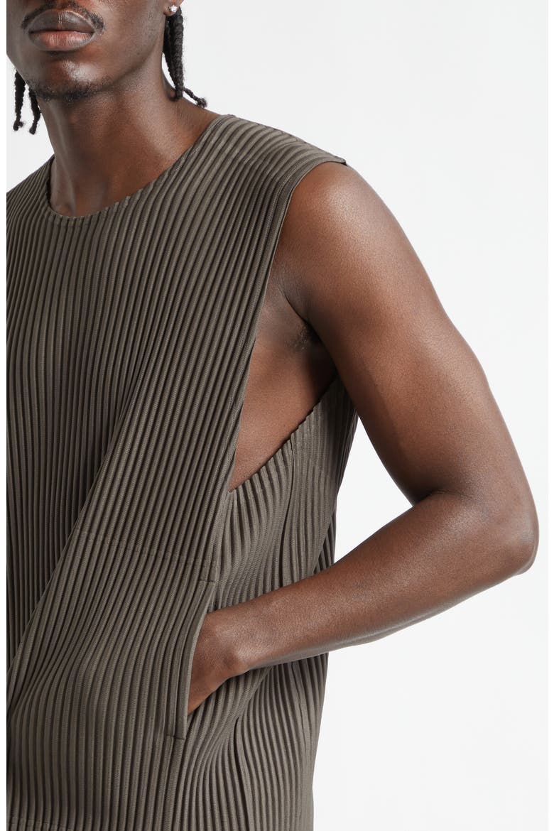 Homme Plissé Issey Miyake Tailored Pleats 2 Sleeveless Top (Men