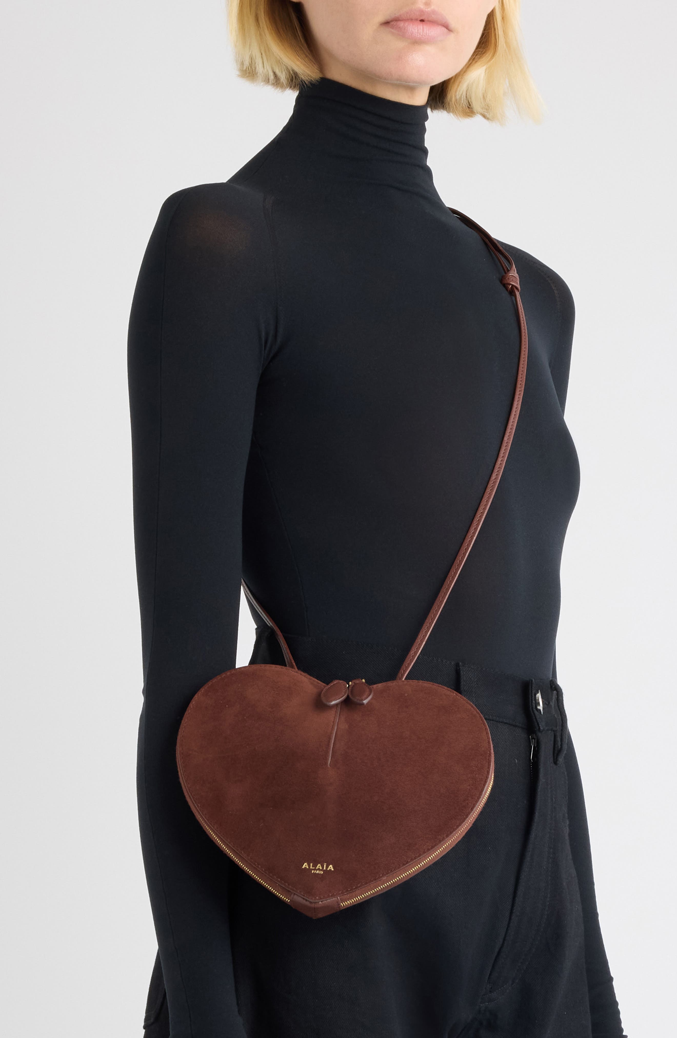 Alaïa Le Coeur Suede Crossbody Bag, Alternate, color, Brun