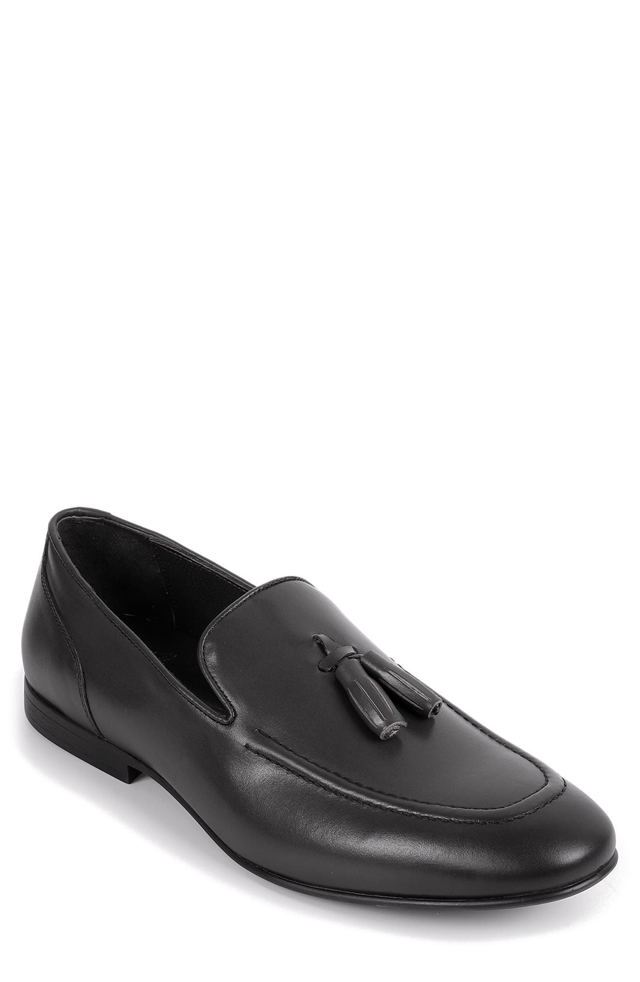 VELLAPAIS Dosina Tassel Loafer