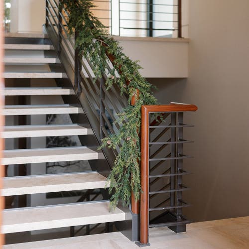 Cg Hunter 9' Artificial Pine Garland With Pinecones In Green