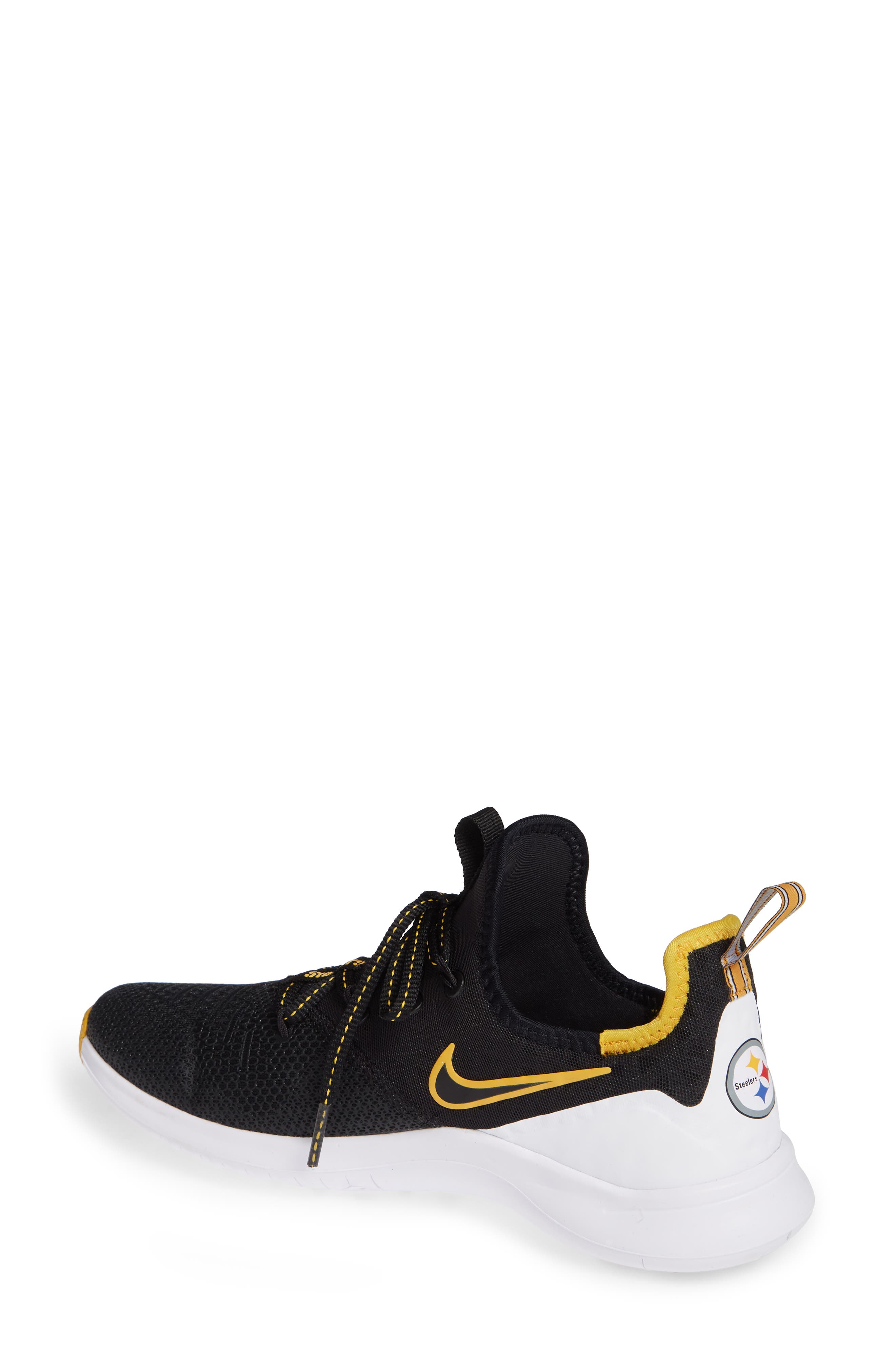 Free TR 8 NFL Training Shoe, Alternate, color, BLACK/ WHITE/ UNIVERSITY RED
