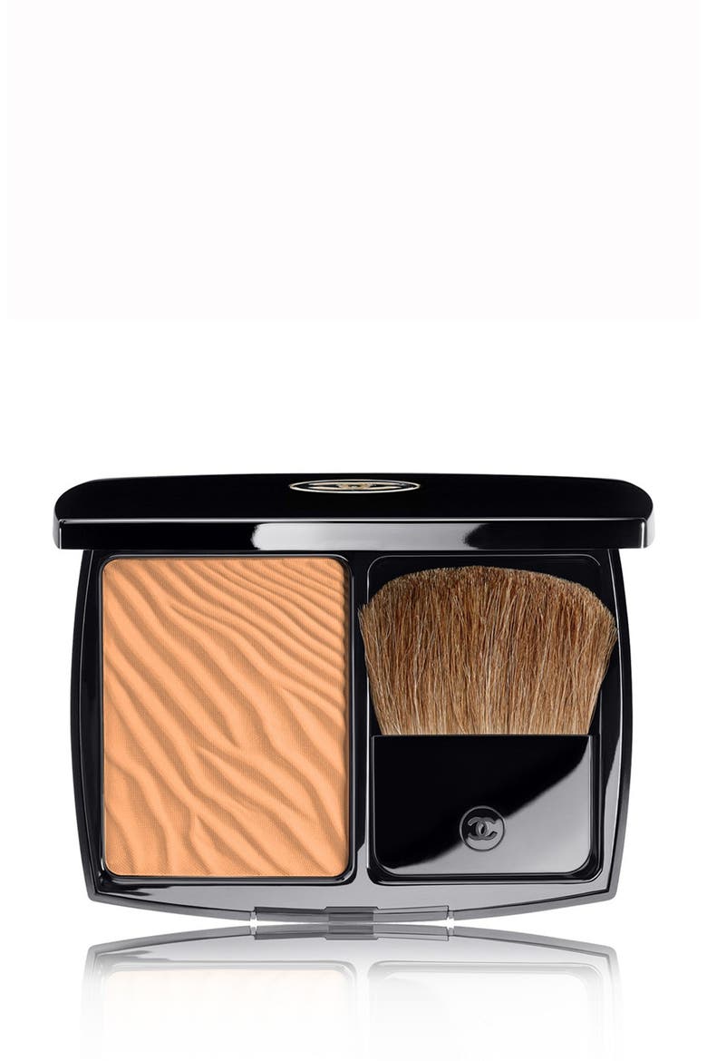SOLEIL TAN DE CHANEL 
Moisturizing Bronzing Powder, Main, color, DESERT CORAIL