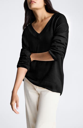 Kenneth Cole Oversize V-neck Sweater In Black