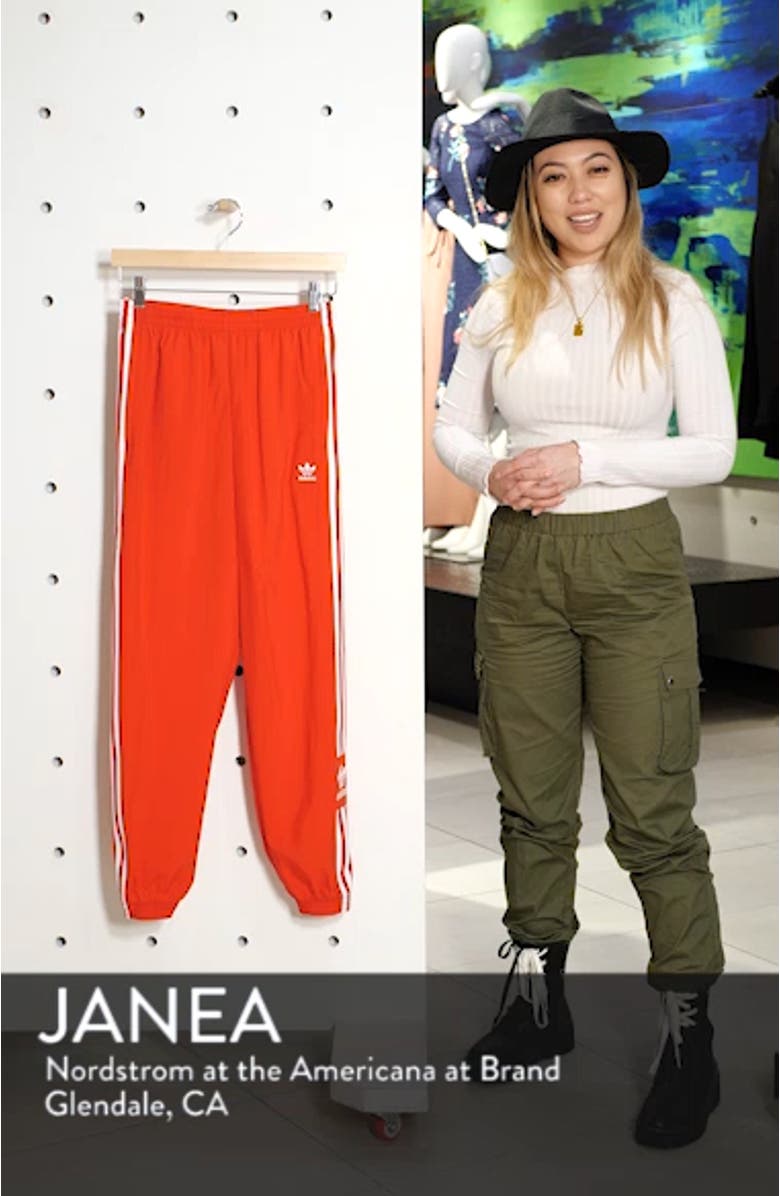 Adicolor Lock Up Woven Track Pants, sales video thumbnail