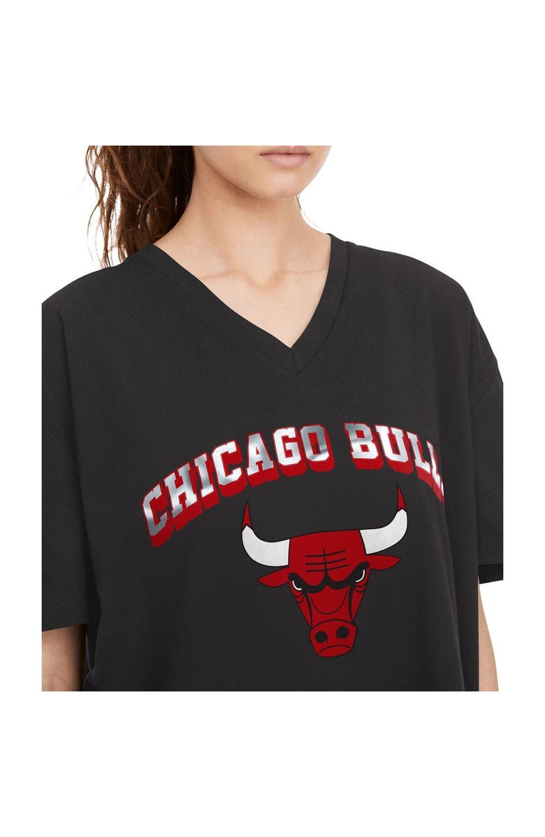 TOMMY JEANS Women's Tommy Jeans Black Chicago Bulls Ashley V-Neck T-Shirt, Alternate, color, Black