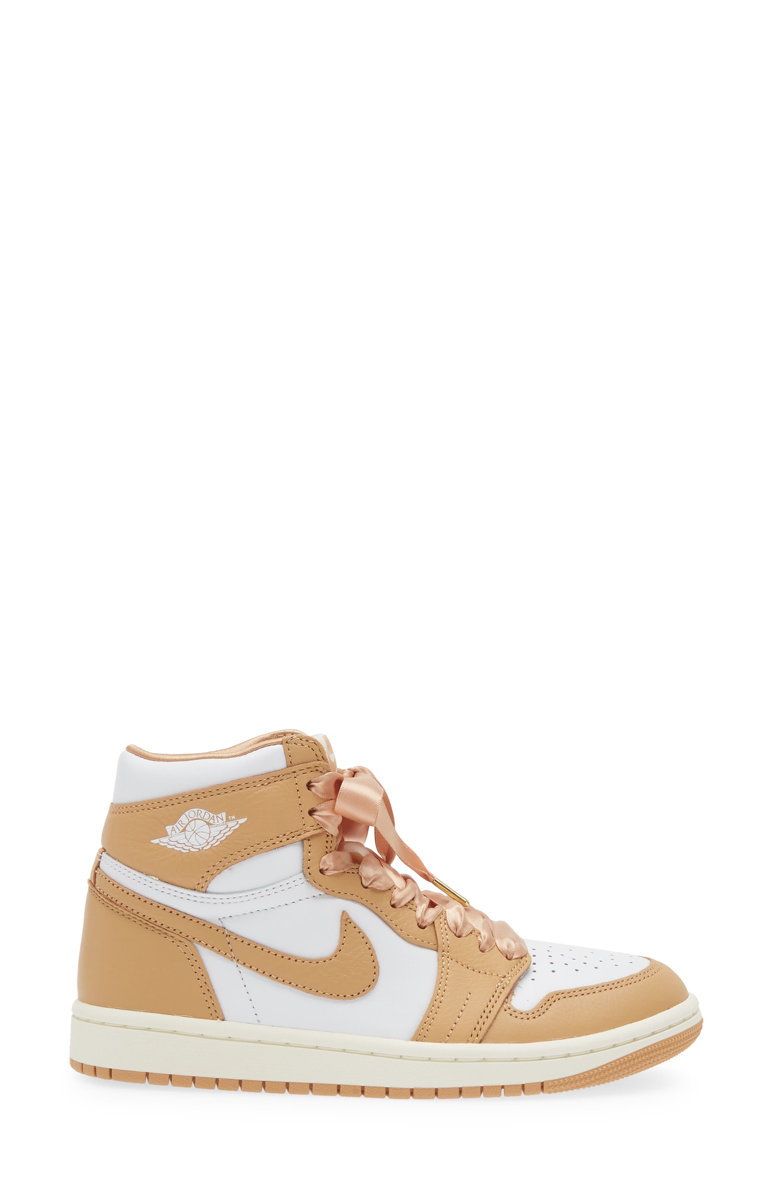 Air Jordan 1 Retro High Top Sneaker, Alternate, color, PRALINE/ WHITE/ SAIL
