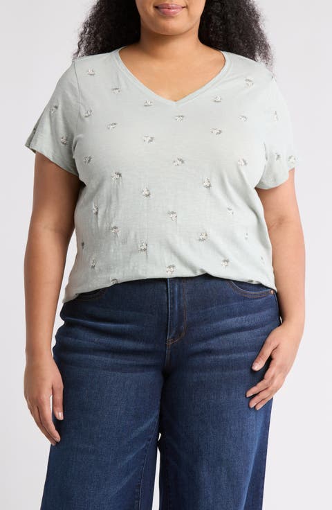 V-Neck Bouquet Embroidered T-Shirt (Plus)