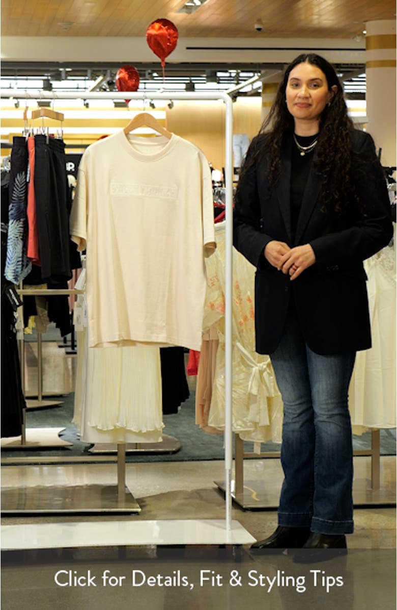 Zayn Relaxed Embroidered Logo T-Shirt, sales video thumbnail