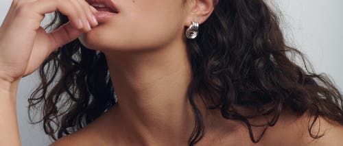 Heaven Mayhem Baby Knot Earrings In Gold