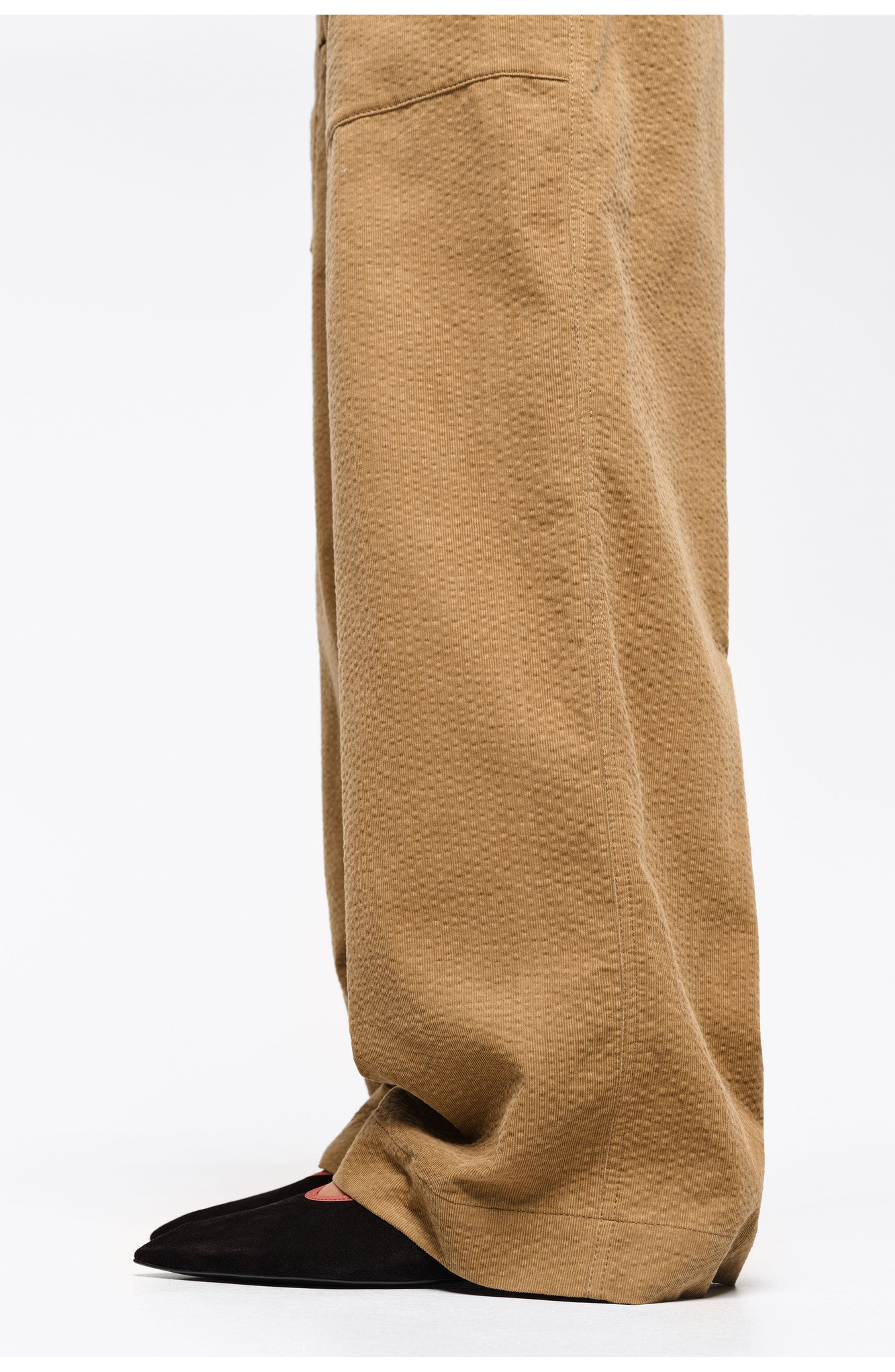 Bimba y Lola Pointed Toe Ballerina, Alternate, color, Black