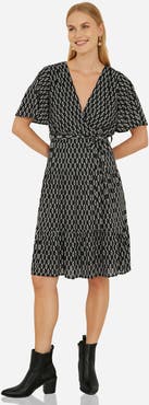 Yumi Short Sleeve Tie Waist Midi Skater Dress