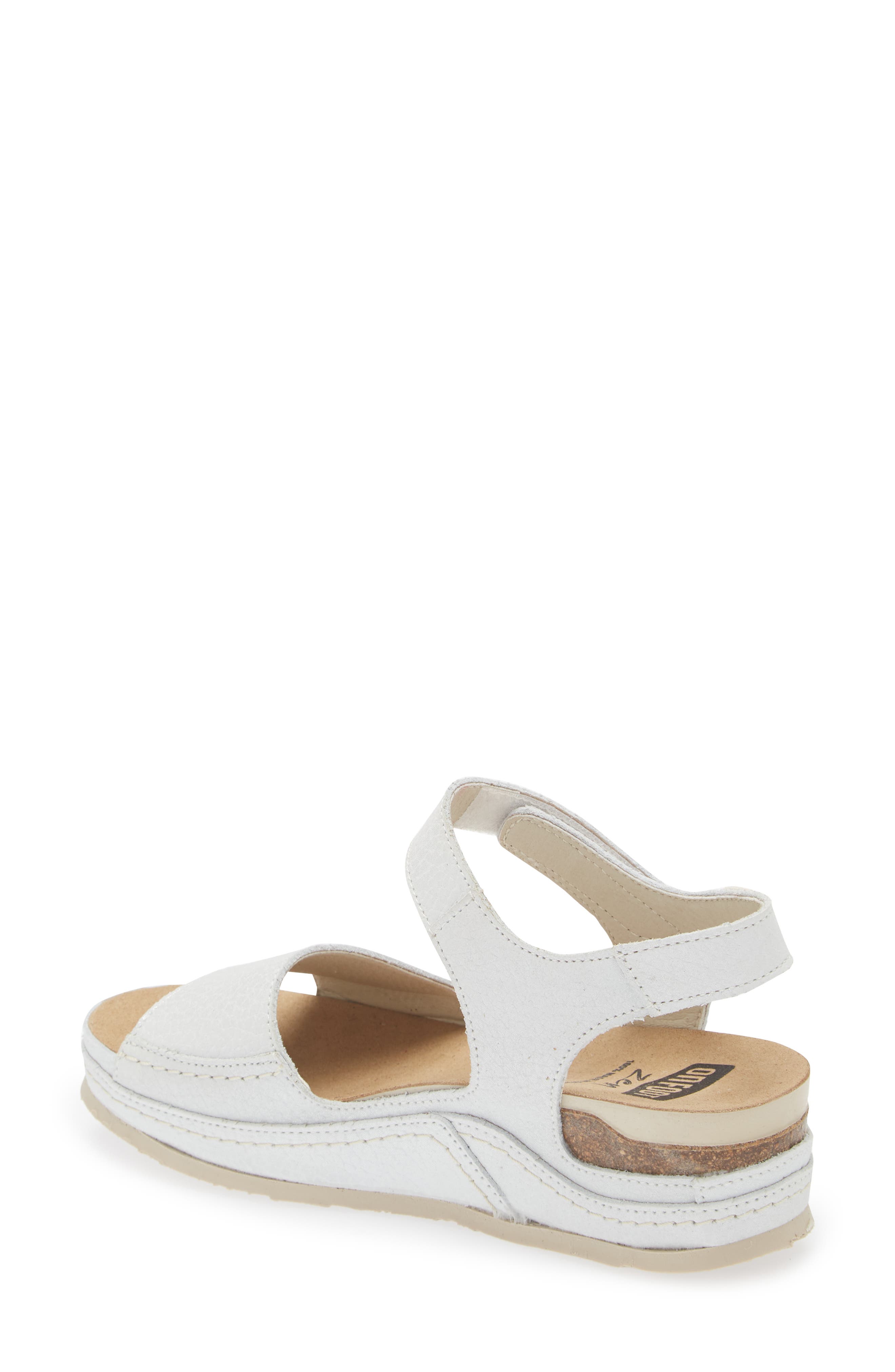On Foot 250 Madison Platform Sandal, Alternate, color, Blanco