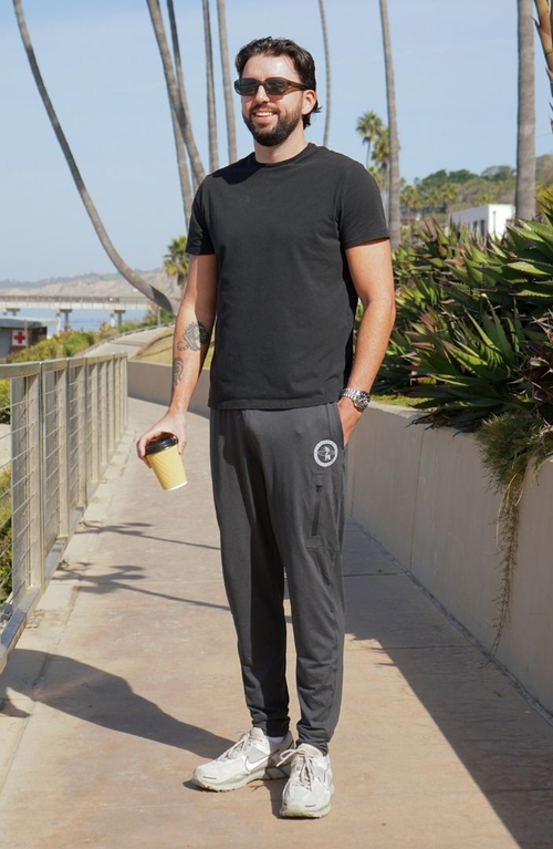 Everyday California Bayside Performance Joggers In Black