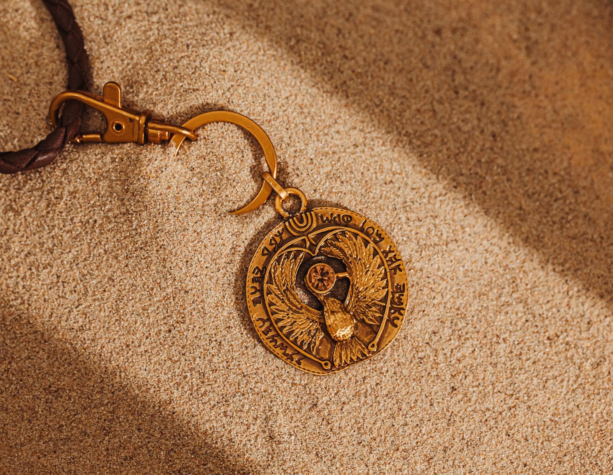 Toynk Indiana Jones and The Raiders Of The Lost Ark Talisman Double-Sided Keychain, Alternate, color, Gold