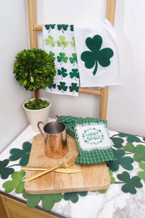 C & F Home C&f Home Watercolor Clover St. Patrick's Kitchen And Bathroom Graphic Print Hand Towel In Green