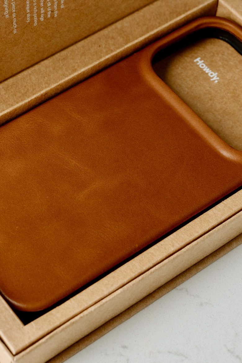 The Minimalist iPhone 17 Pro Leather MagSafe Case, Alternate, color, Saddle Tan
