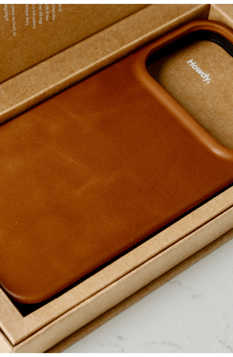 Bluebonnet The Minimalist iPhone 17 Pro Max Leather MagSafe Case, Alternate, color, Saddle Tan