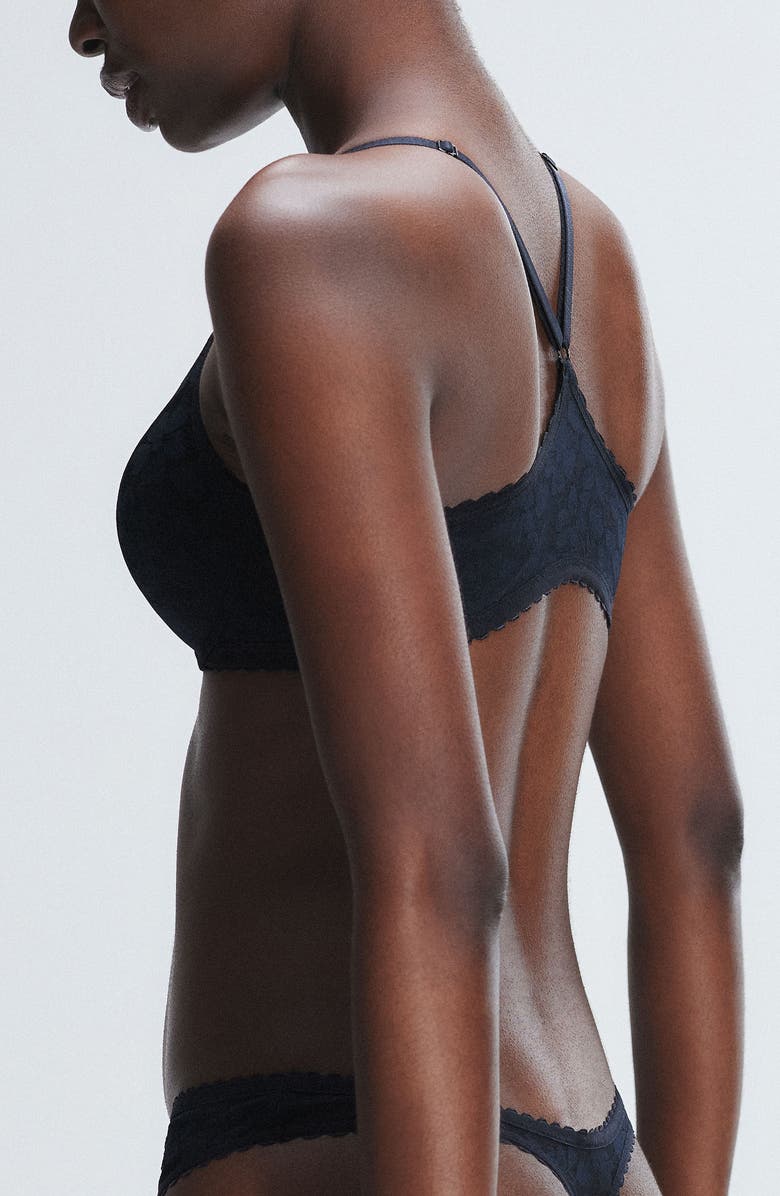 SAVAGE X FENTY Lavish Lace Front Closure Lace Push-Up Bra, Alternate, color, Black Caviar