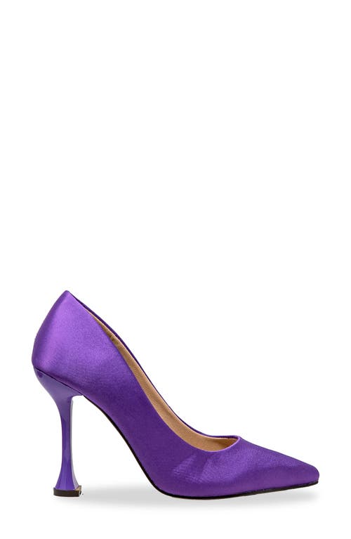 CHASE & CHLOE CHASE AND CHLOE YASMIN POINTED TOE PUMP 