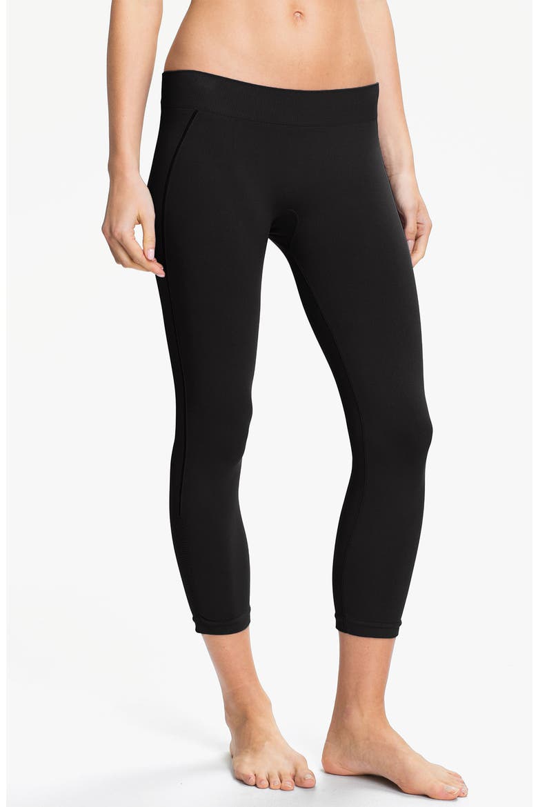 'Hot' Seamless Capris, Main, color, BLACK