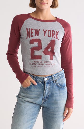 Shop Vinyl Icons New York 24 Long Raglan Sleeve Crop T-shirt In Burgundy