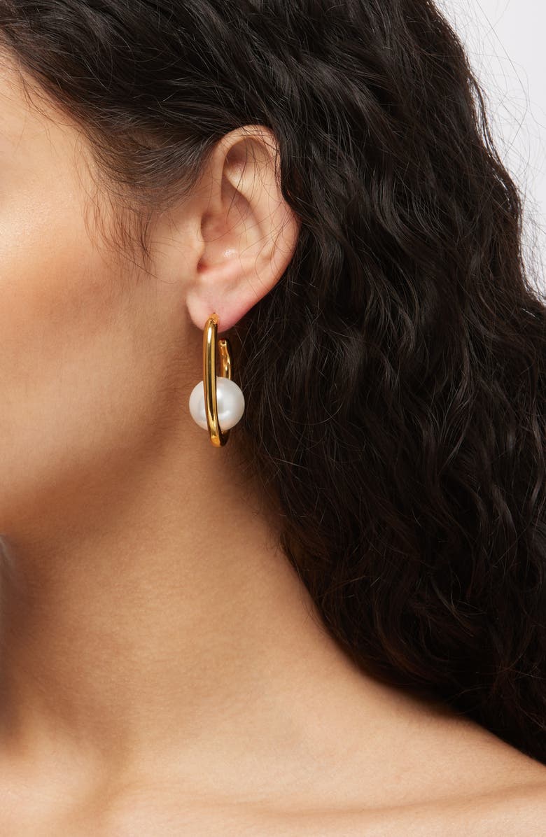 Oscar de la Renta Faux Pearl Hoop Earrings, Alternate, color, Pearl