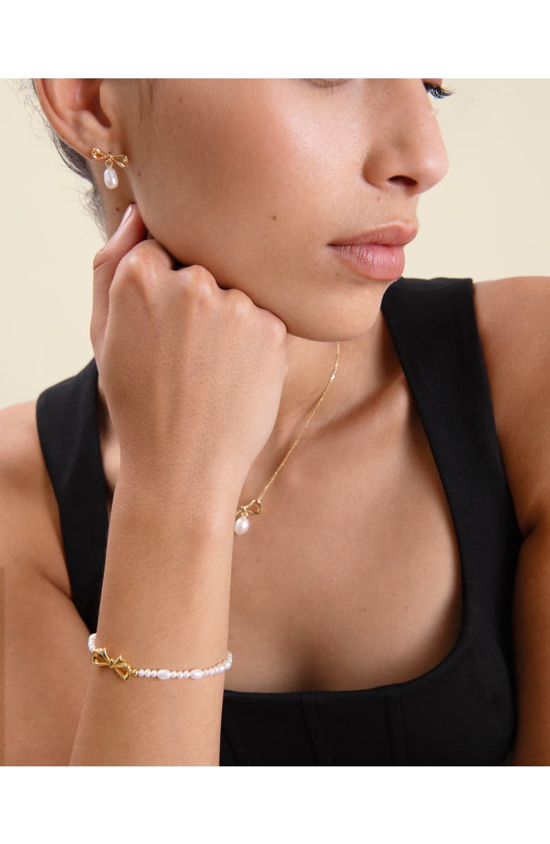 Edge of Ember Bow Pearl Bracelet, Alternate, color, Pearl