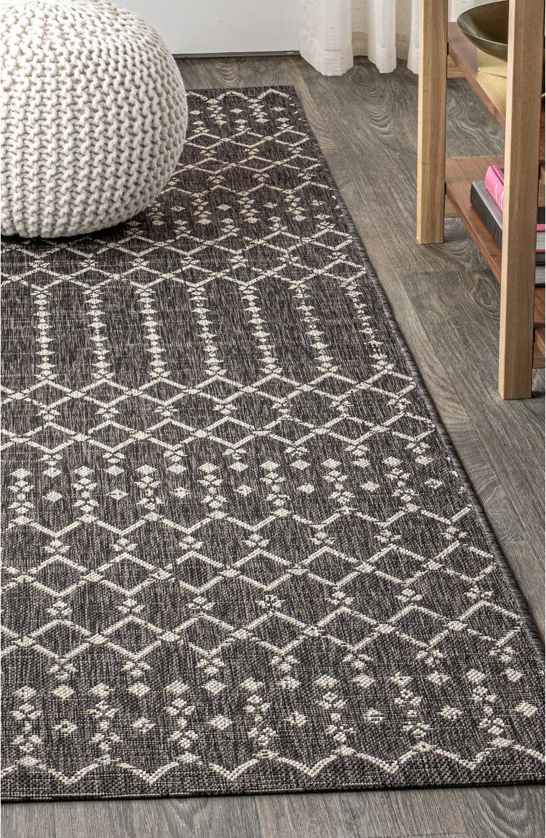 JONATHAN Y Ourika Moroccan Geometric Textured Weave Indoor/Outdoor Area Rug, Alternate, color, Black/Gray