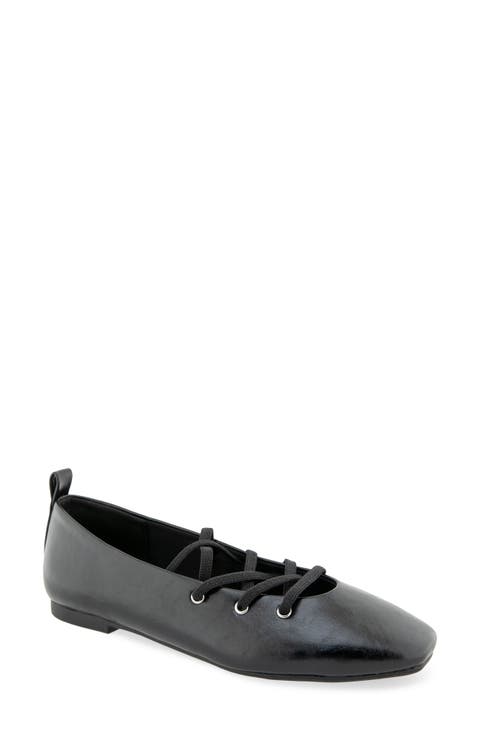 Maxima Lace-Up Flat