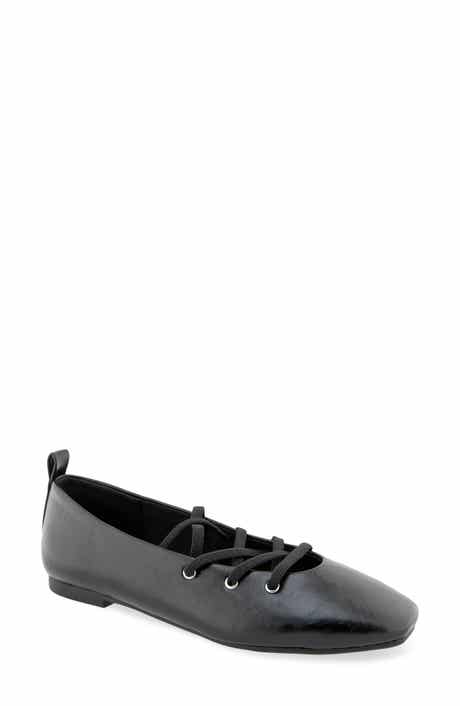 Maxima Lace-Up Flat