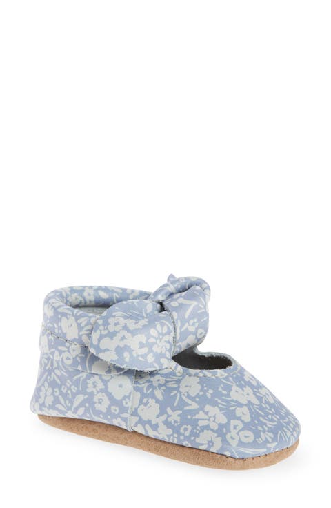 Bow Moccasin