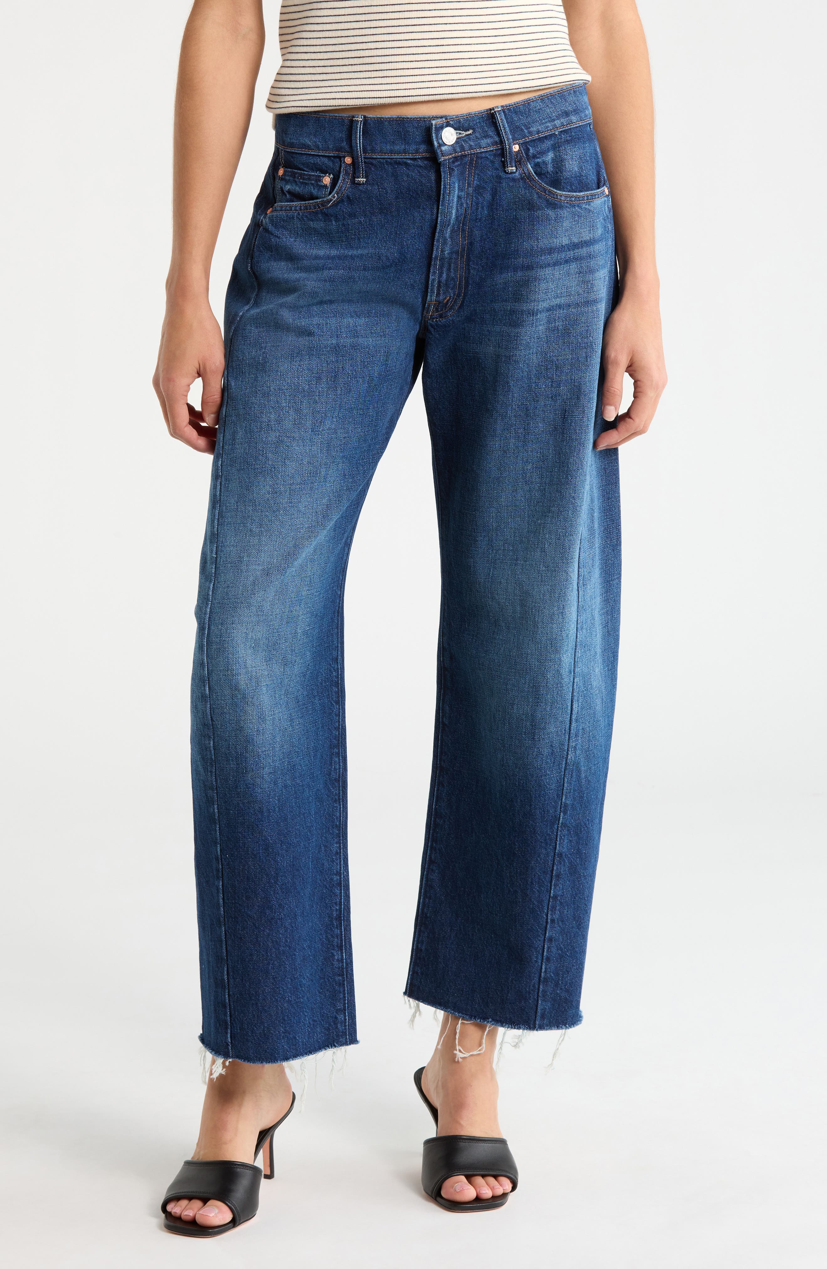 Mid Rise Frayed Barrel Leg Jeans