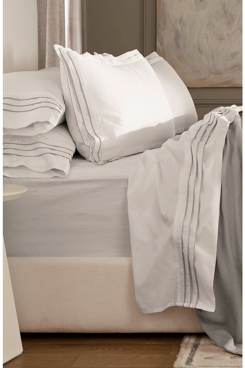 Signature Triple Pleat Organic Cotton Sheet Set, Alternate, color, WHITE/ PEWTER