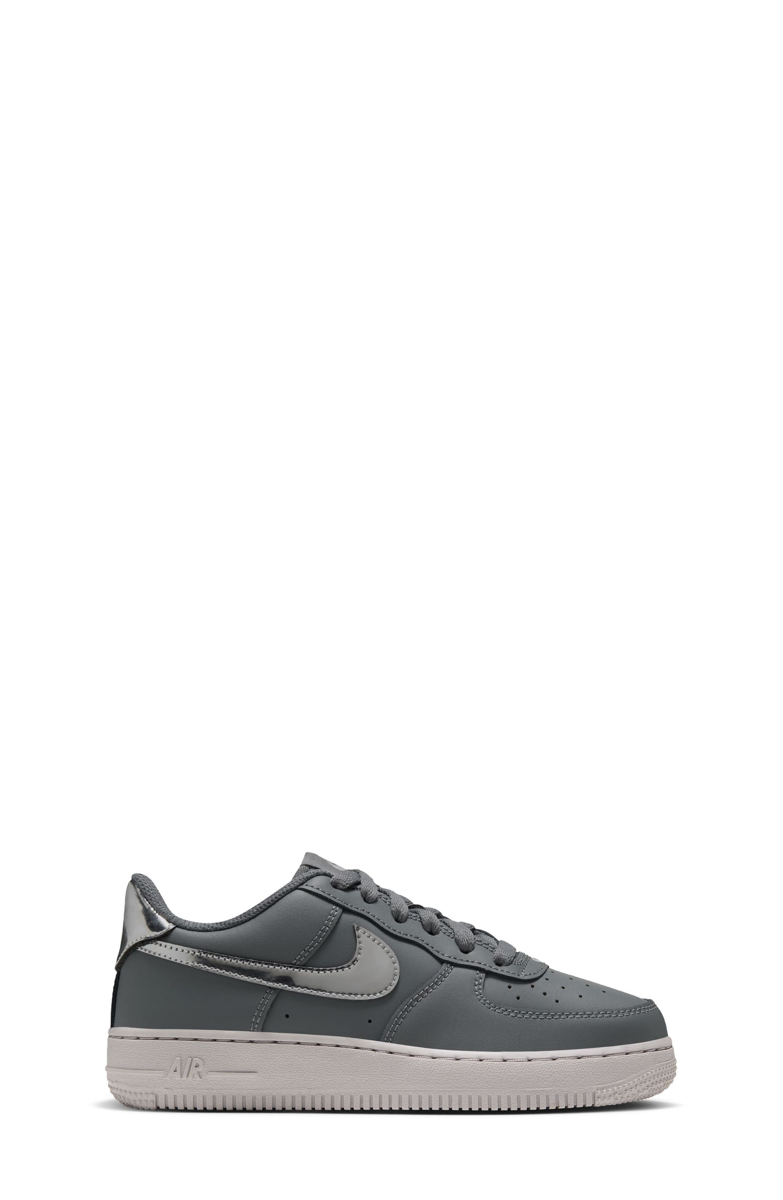 Kids' Force 1 Low Sneaker, Alternate, color, SMOKE GREY/ METALLIC SILVER