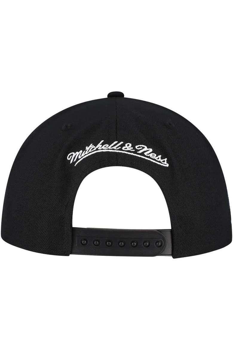 Men's Mitchell & Ness Black Toronto Maple Leafs Core Top Spot Snapback Hat, Alternate, color, Black