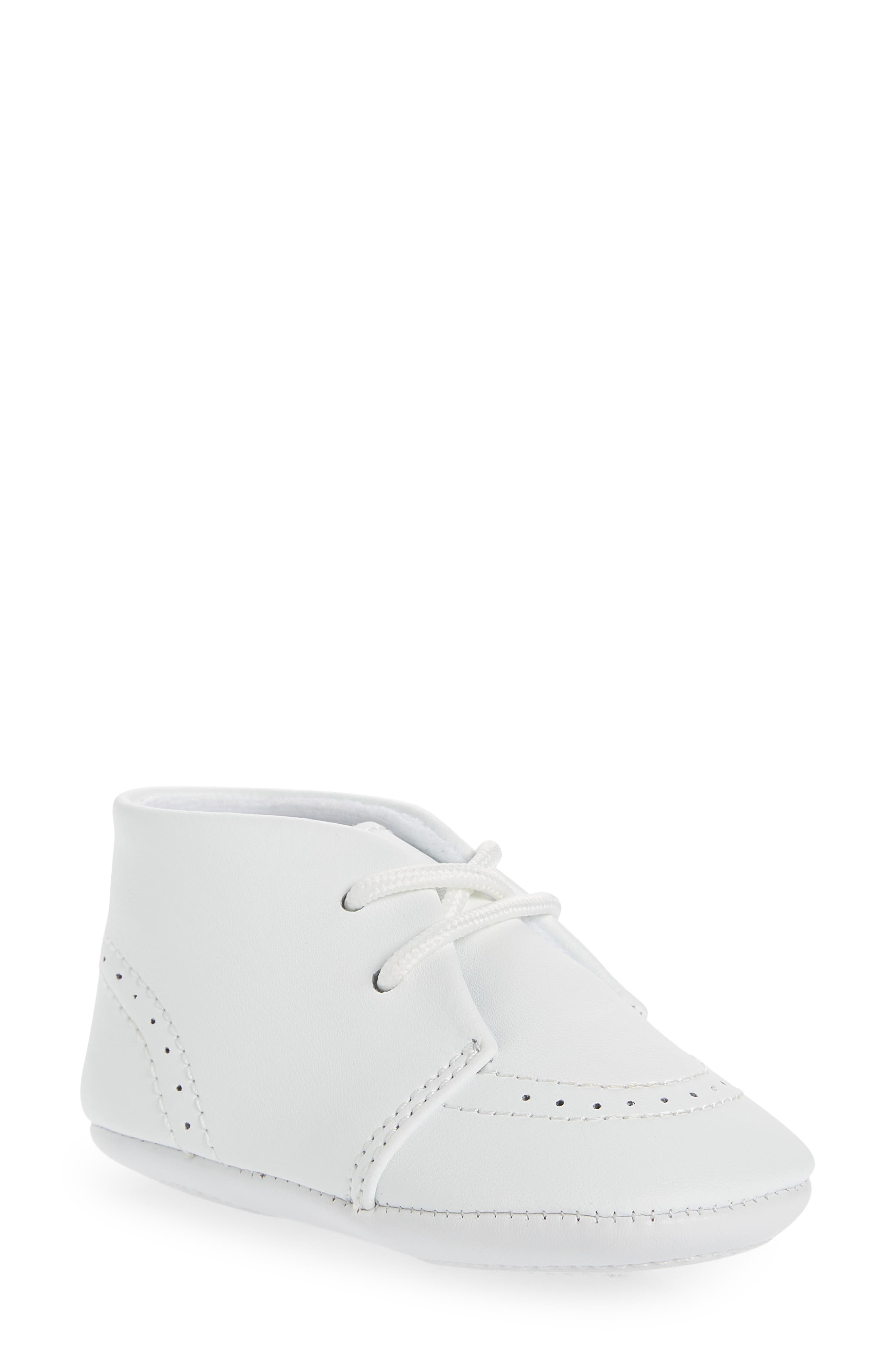 L'AMOUR Benny Brogue Oxford Crib Shoe, Main, color, White