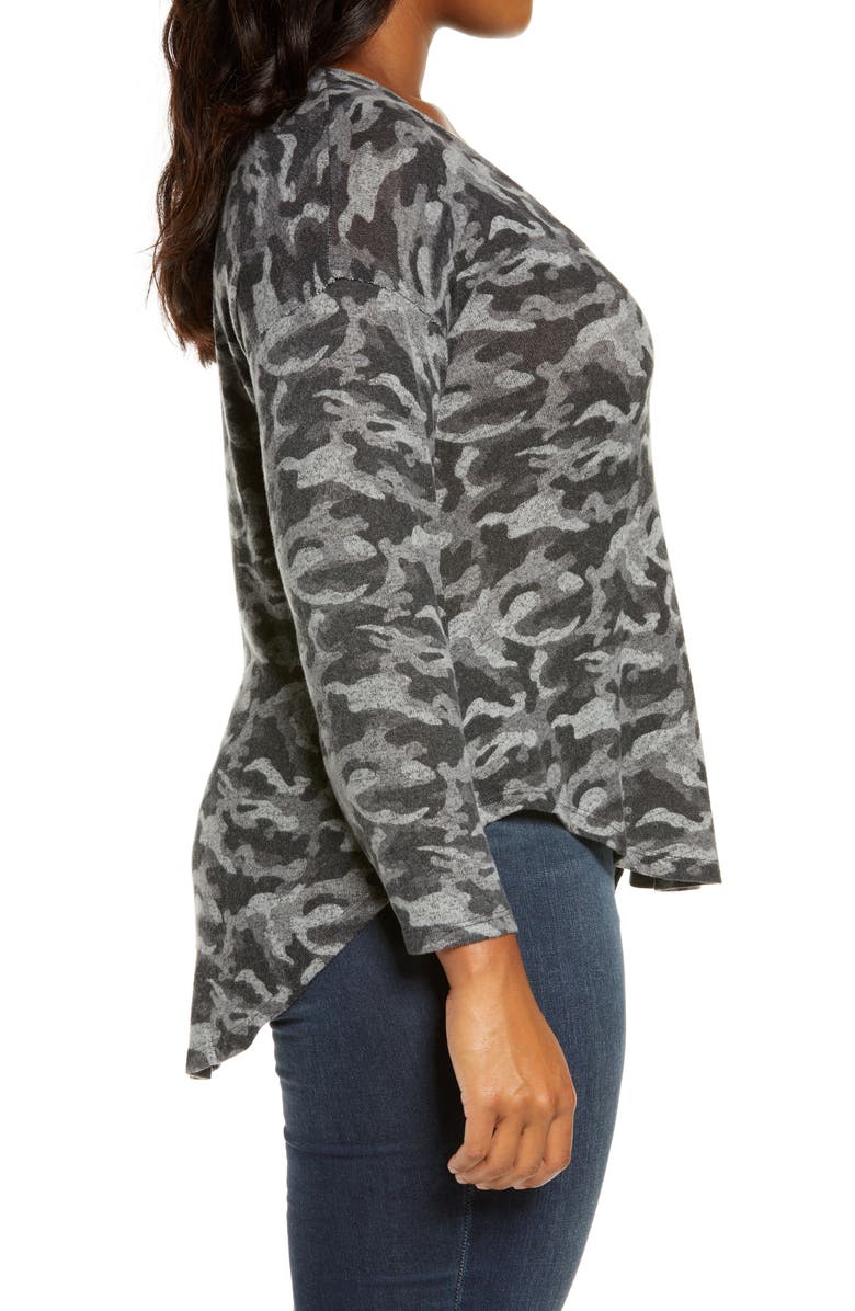 Bobeau Sami Camo V-Neck Top, Alternate, color, 