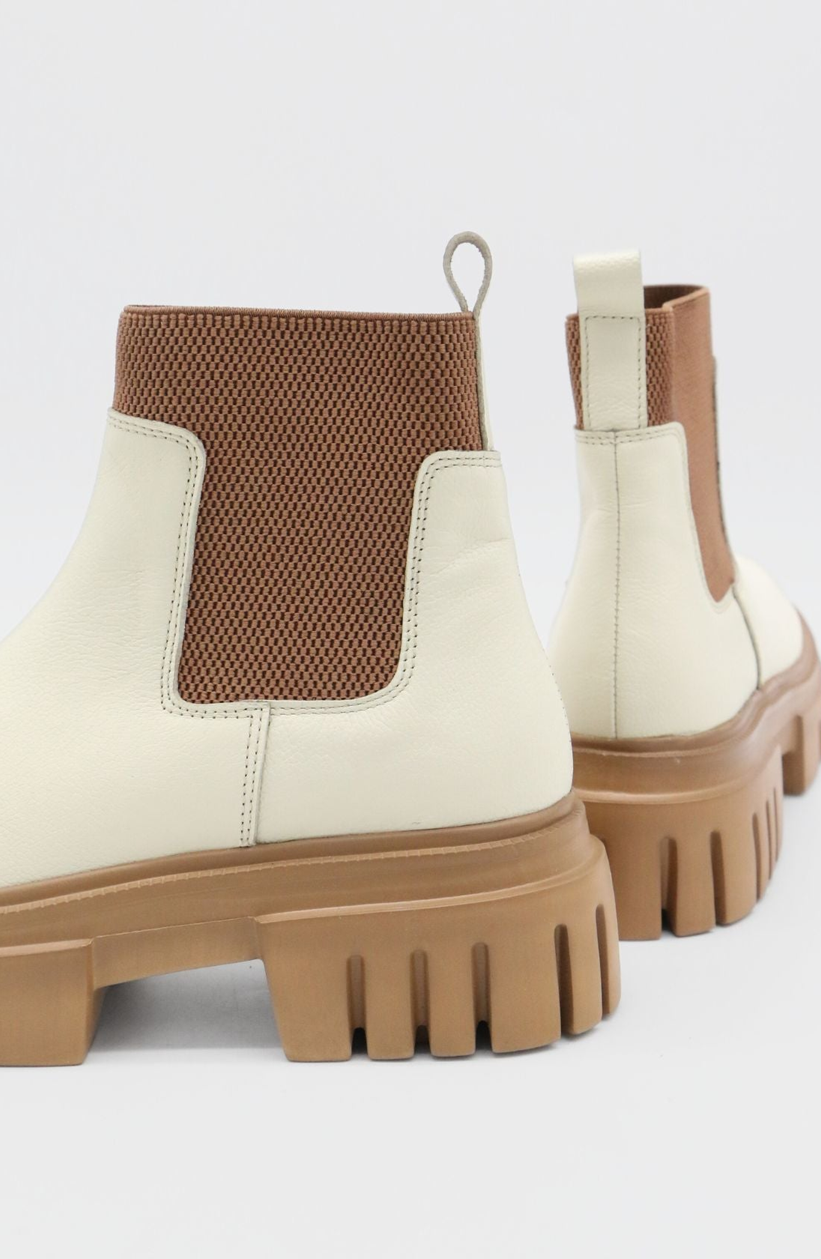 Agora Platform Chelsea Boots, Alternate, color, Off White