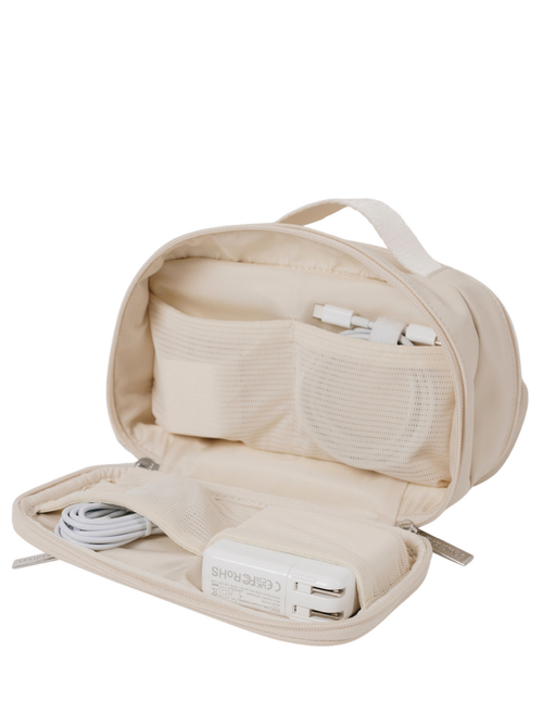 Augustnoa Tech Organizer In Cream